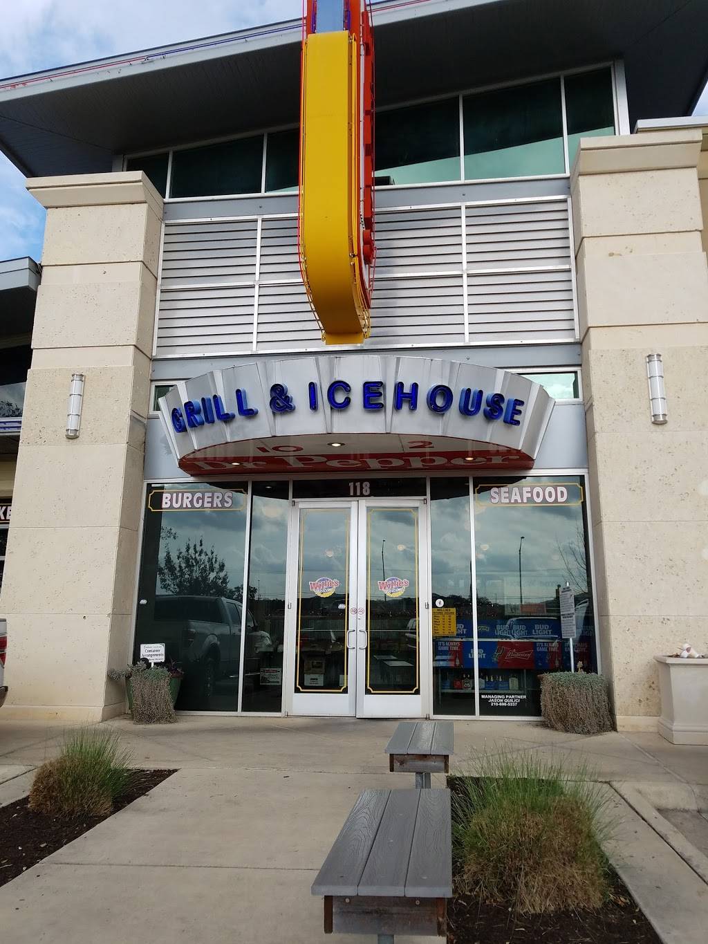 Willies Grill & Icehouse | restaurant | 24200 W, I-10, San Antonio, TX 78257, USA | 2106985337 OR +1 210-698-5337