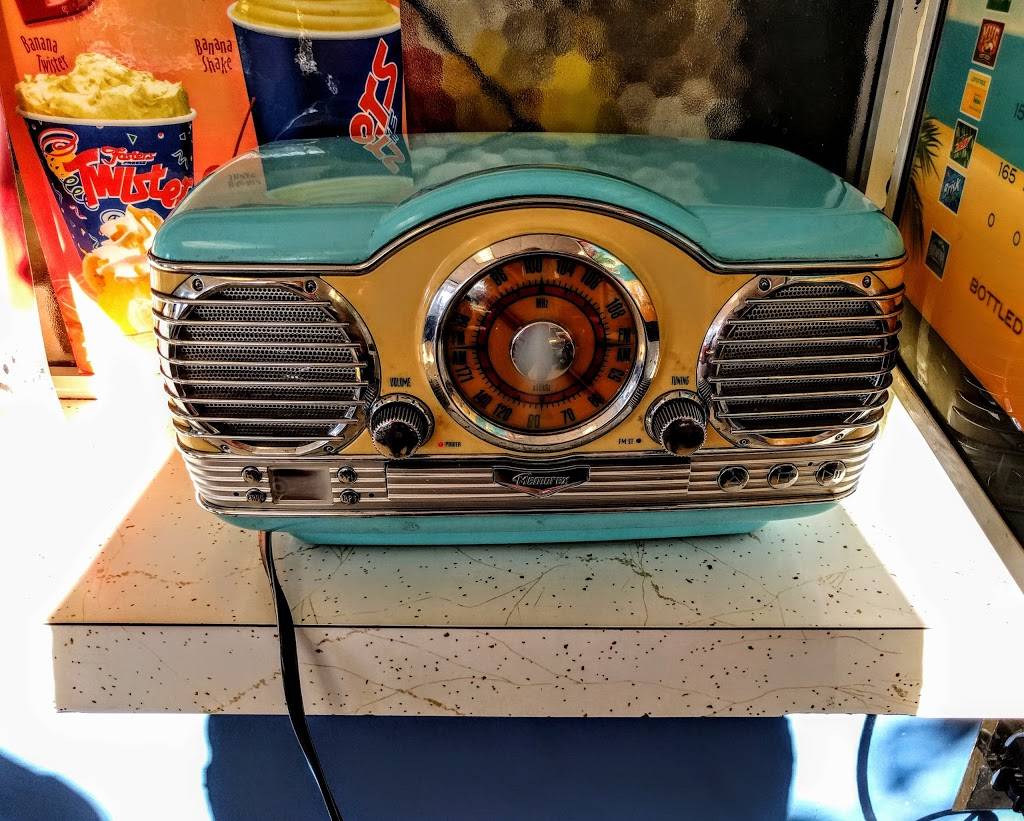 Fosters Freeze | restaurant | 180 Hartz Ave, Danville, CA 94526, USA | 9258373426 OR +1 925-837-3426