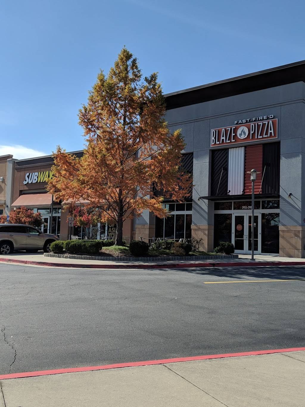 Blaze Pizza | restaurant | 2955 Cobb Pkwy Suite 290, Atlanta, GA 30339, USA | 7704159091 OR +1 770-415-9091