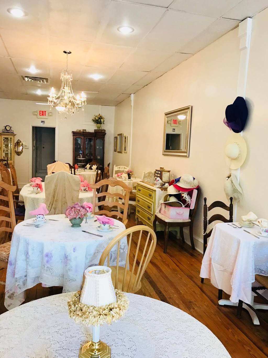 Nutty Duchess Tearoom | restaurant | 807-809 Haddon Ave, Collingswood, NJ 08108, USA | 6093153376 OR +1 609-315-3376