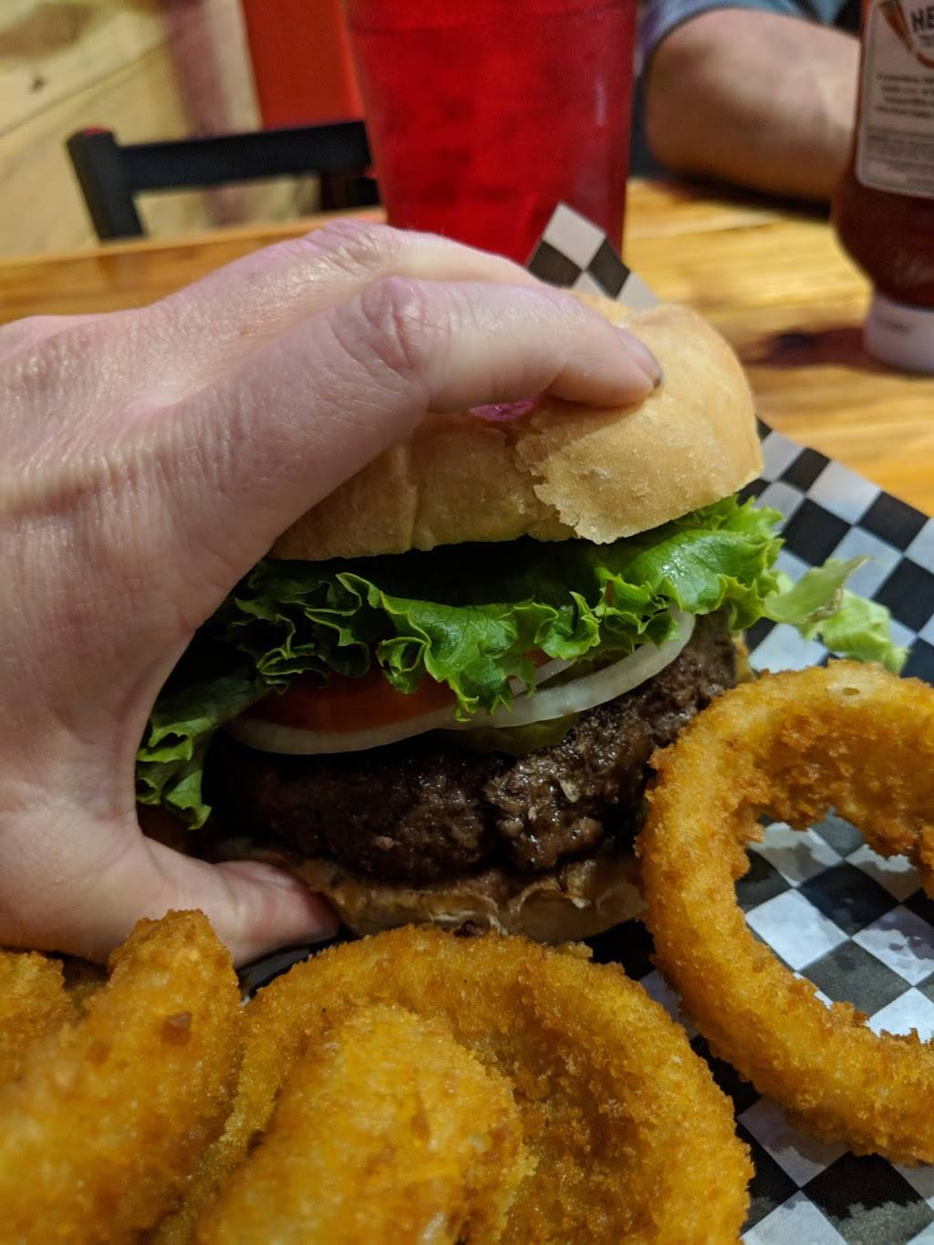 Abbey Road Tavern | restaurant | 1700 Center St, Apex, NC 27502, USA | 9193725383 OR +1 919-372-5383