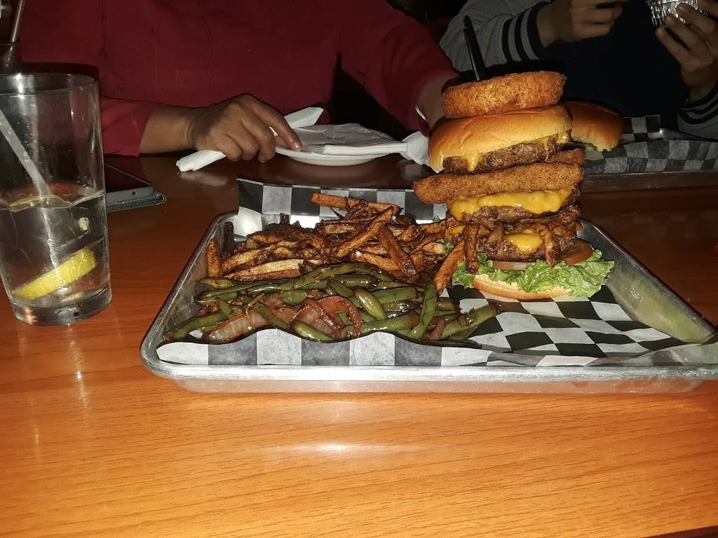 Jds Smokehouse North | restaurant | 2235 E Churchville Rd, Bel Air, MD 21015, USA | 4107347900 OR +1 410-734-7900