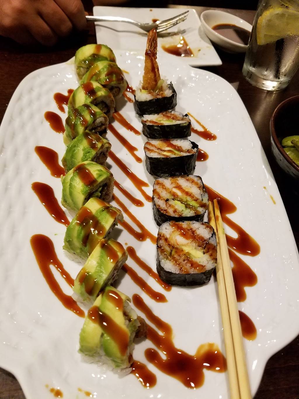 Sake Hibachi Sushi & Bar | restaurant | 100 W Debbie Ln, Mansfield, TX 76063, USA | 8174535888 OR +1 817-453-5888