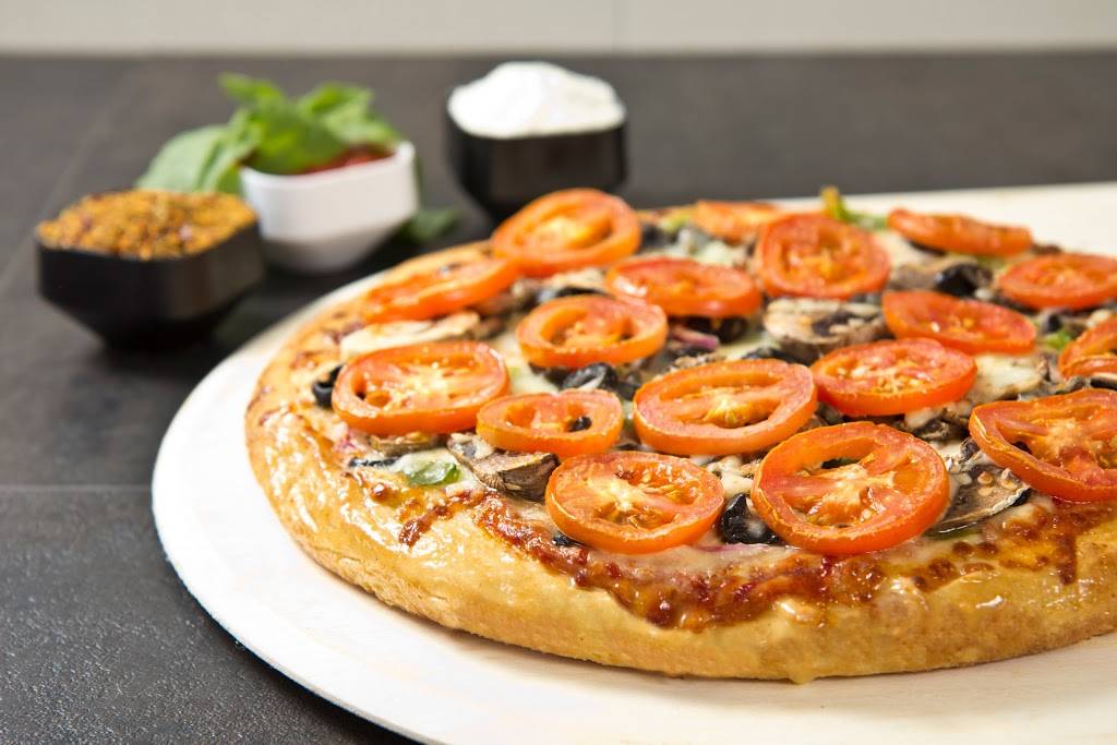 Upper Crust Pizza | restaurant | 15631 Puritas Ave, Cleveland, OH 44135, USA | 2162670500 OR +1 216-267-0500