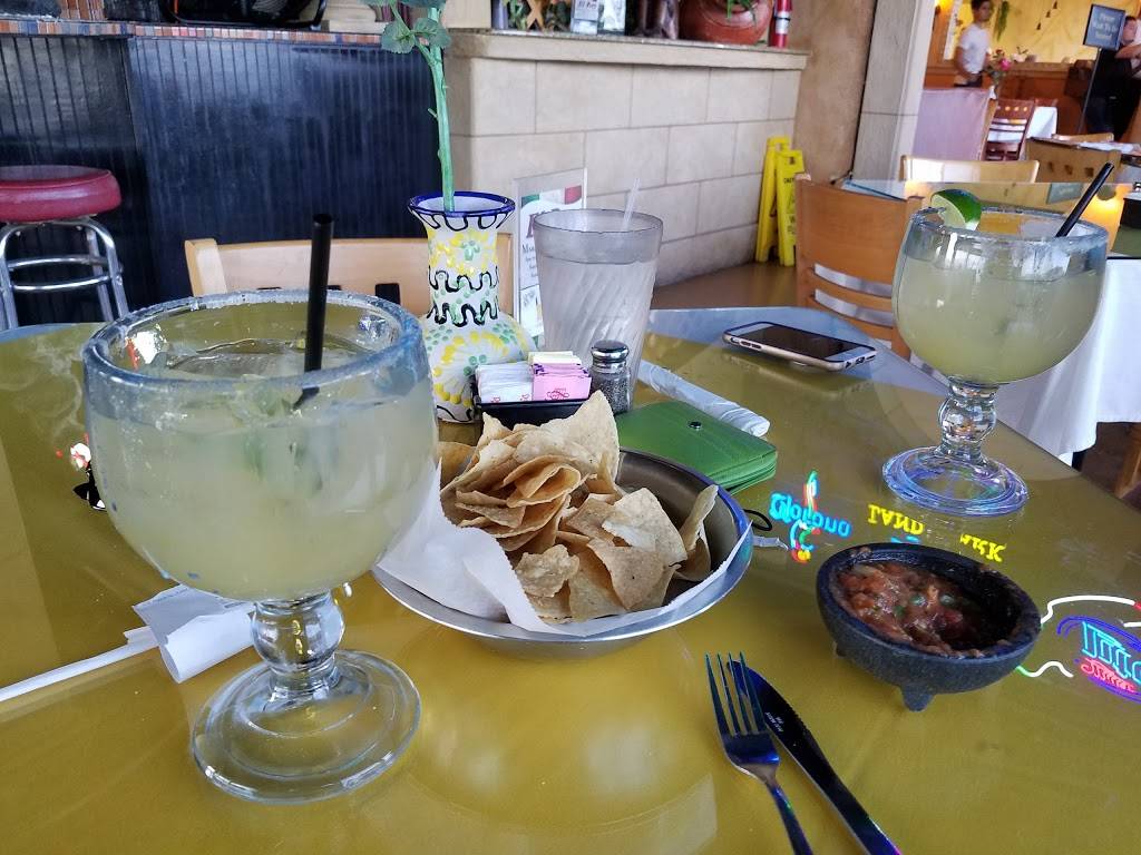 EL Rey Restaurant Bar N Grill | restaurant | 2400 US-290, Dripping Springs, TX 78620, USA | 5128585459 OR +1 512-858-5459