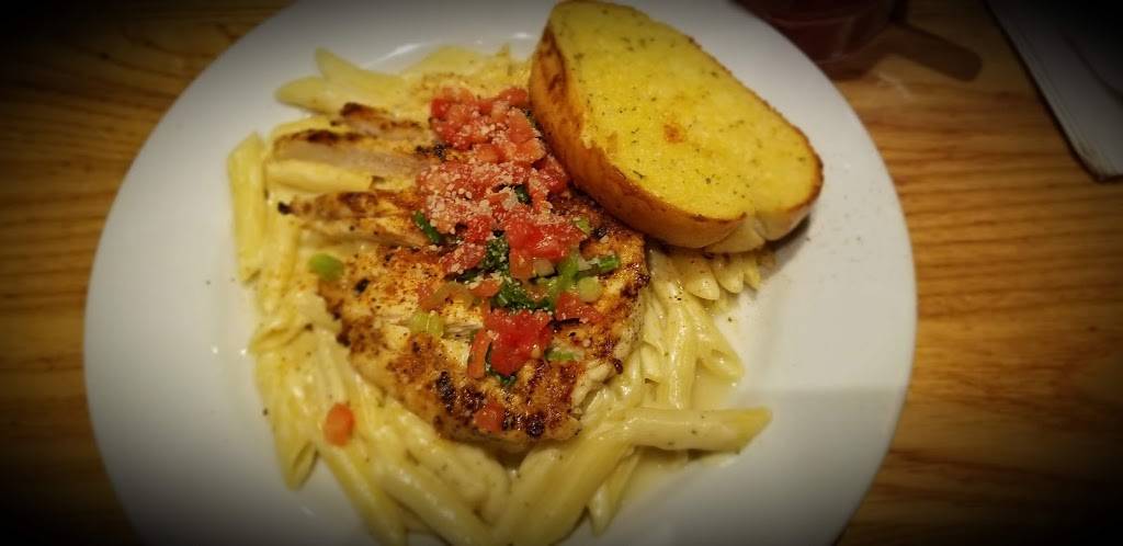 Chilis Grill & Bar | restaurant | 1921 Gunbarrel Rd, Chattanooga, TN 37421, USA | 4238926319 OR +1 423-892-6319