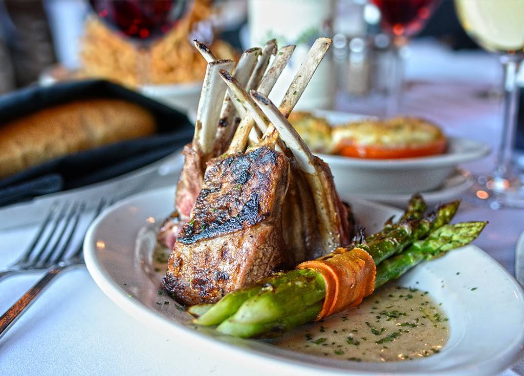 Myrons Prime Steakhouse | restaurant | 136 N Castell Ave, New Braunfels, TX 78130, USA | 8306241024 OR +1 830-624-1024