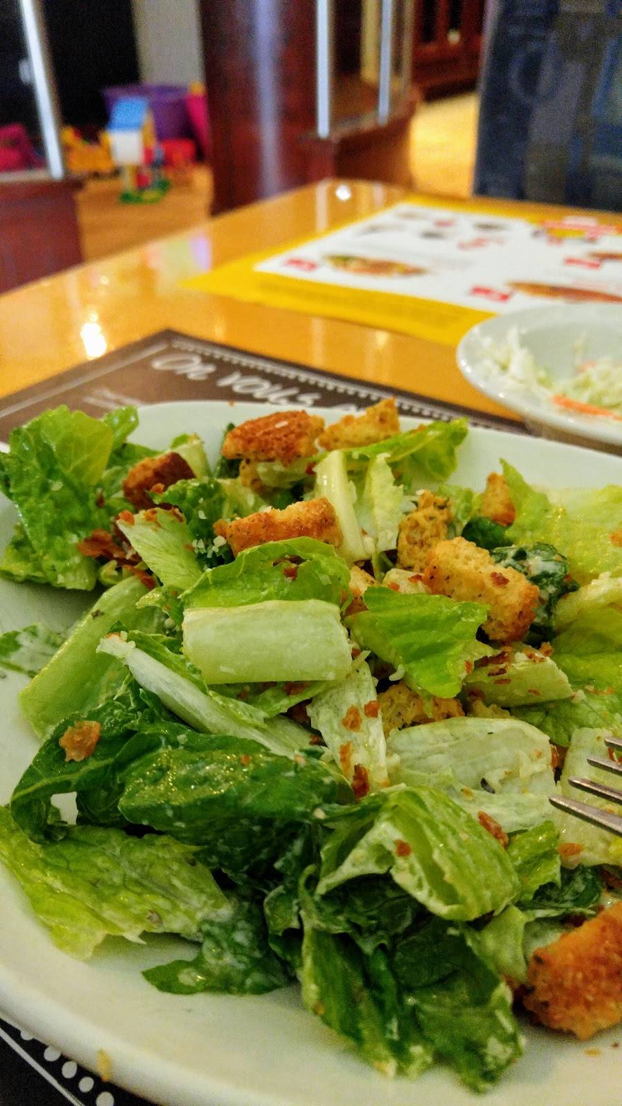 Rôtisserie St-Hubert | restaurant | 350 Boulevard Curé-Labelle, Sainte-Thérèse, QC J7E 2Y1, Canada | 5143855555 OR +1 514-385-5555