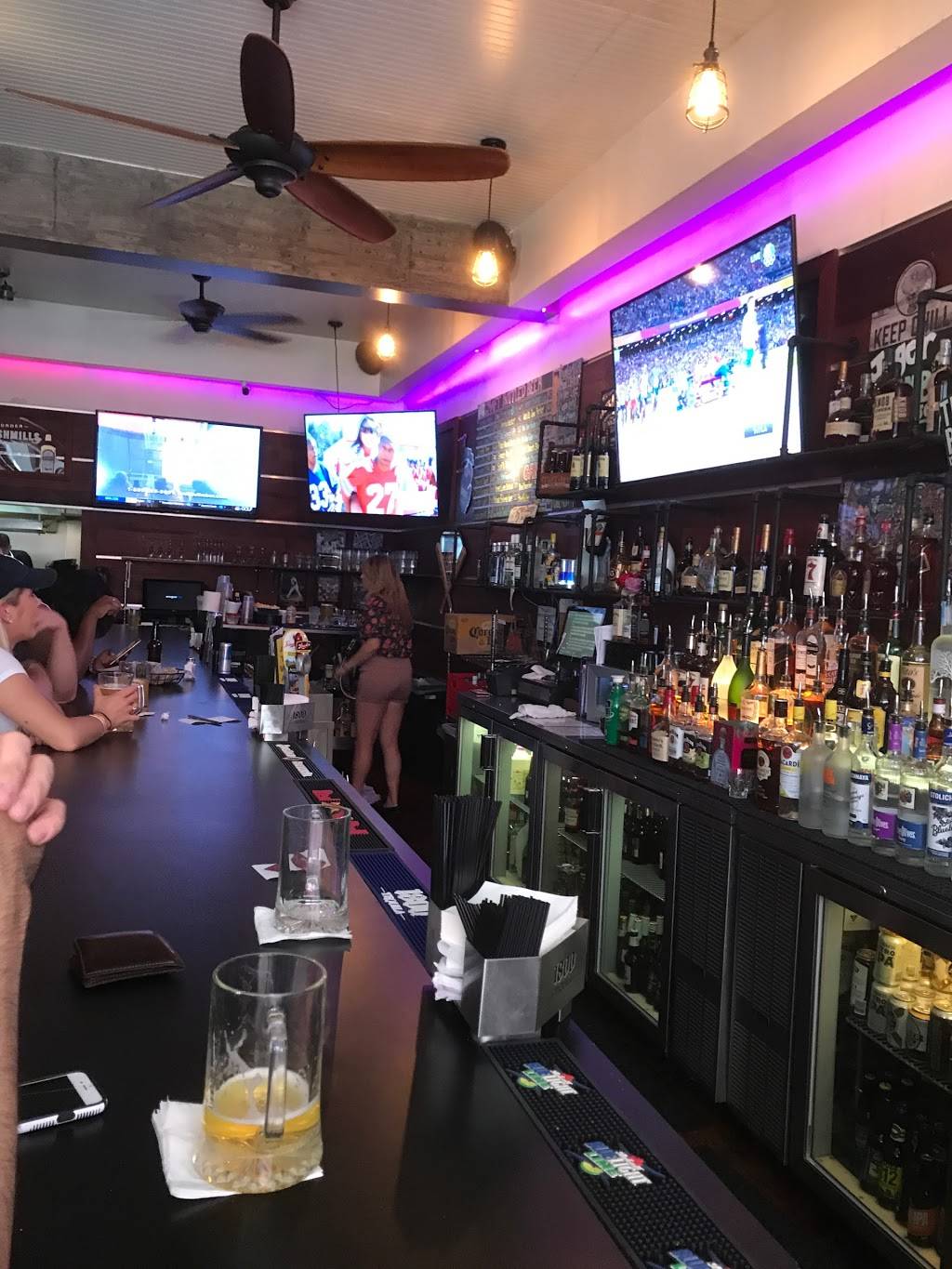 Pappys Bar & Grill | restaurant | 517 Monroe St, Detroit, MI 48226, USA | 3139834000 OR +1 313-983-4000