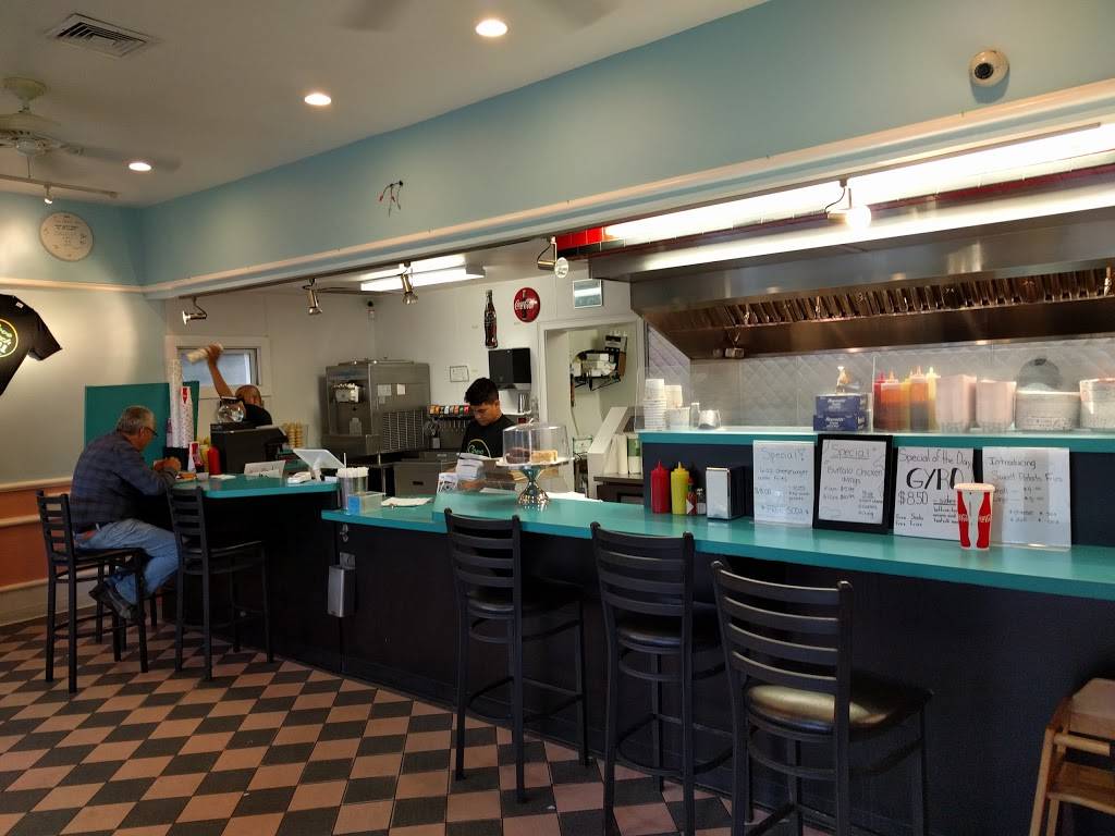 Cove Beach Grill | restaurant | 820 Cove Rd, Stamford, CT 06902, USA | 2035179090 OR +1 203-517-9090