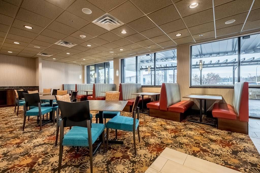 Peddlers Pub | restaurant | 161 St Anthony Ave Suite 101, St Paul, MN 55103, USA | 6512279246 OR +1 651-227-9246