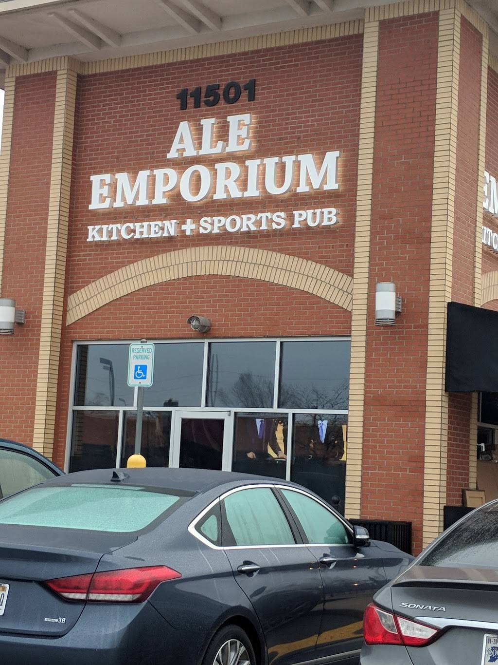 Ale Emporium Fishers | restaurant | 11501 Geist Pavilion Dr, Fishers, IN 46037, USA | 3172887394 OR +1 317-288-7394