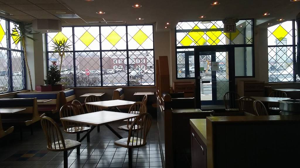 Salt City Dogs | restaurant | 401 Northern Lights Plaza, Syracuse, NY 13212, USA | 3154544271 OR +1 315-454-4271