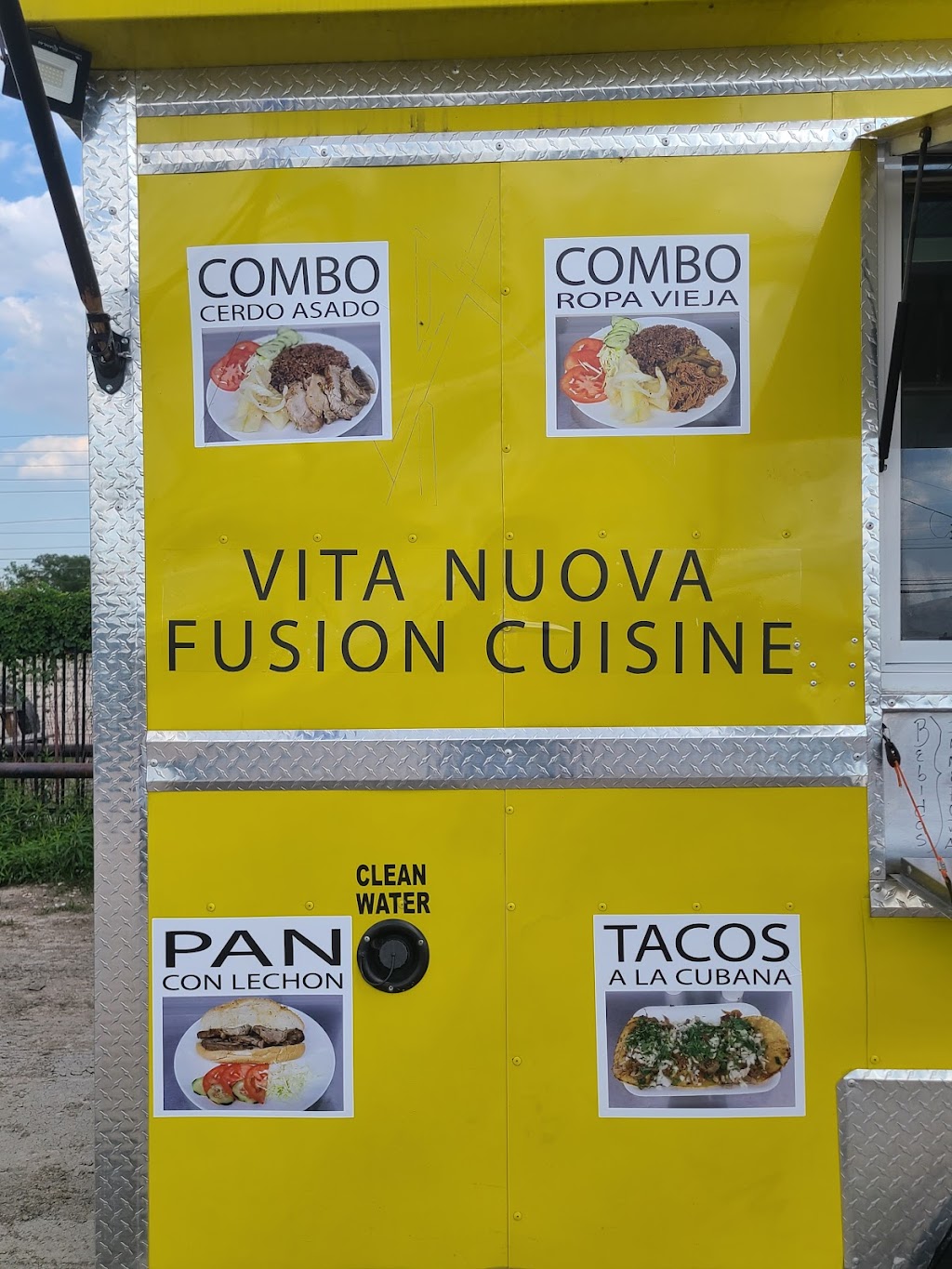 Vita Nuova Fusion Cuisine | restaurant | 4600 N McCarty St, Houston, TX 77013, USA | 7133319904 OR +1 713-331-9904