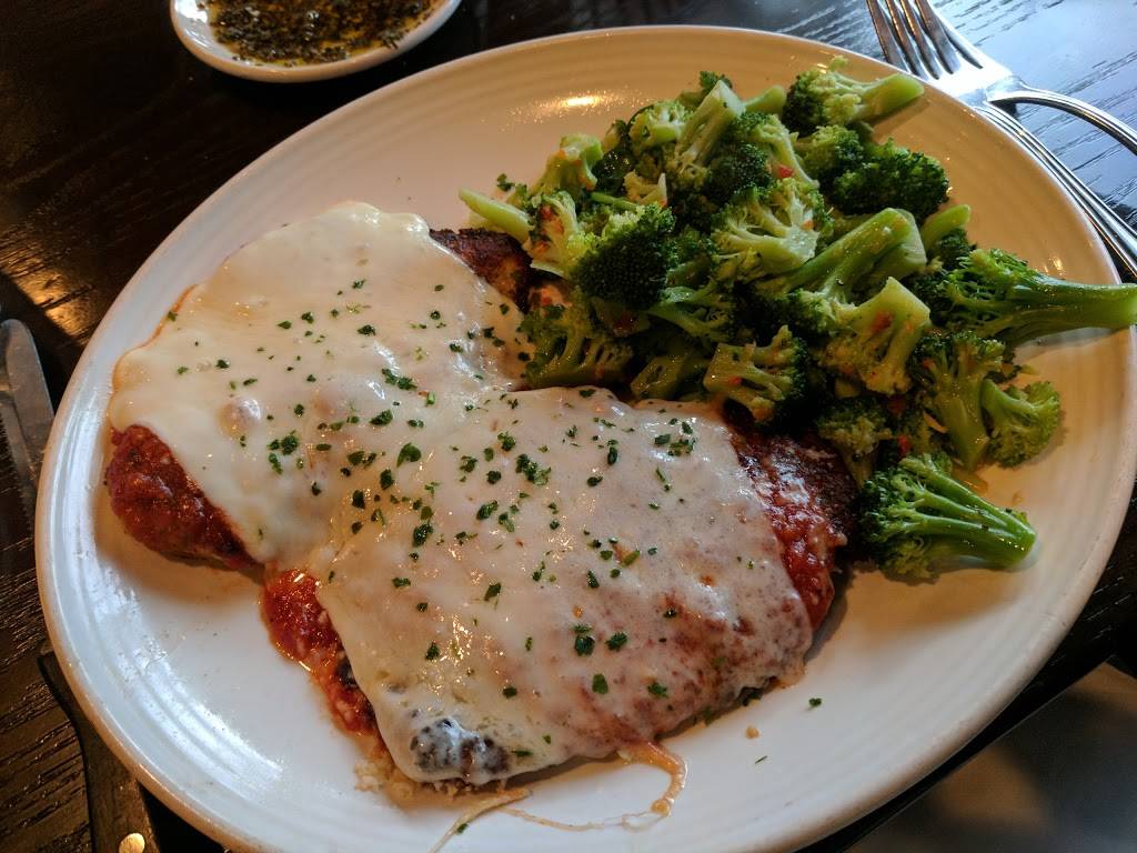 Carrabbas Italian Grill | restaurant | 25665 I-45, The Woodlands, TX 77380, USA | 2813679423 OR +1 281-367-9423