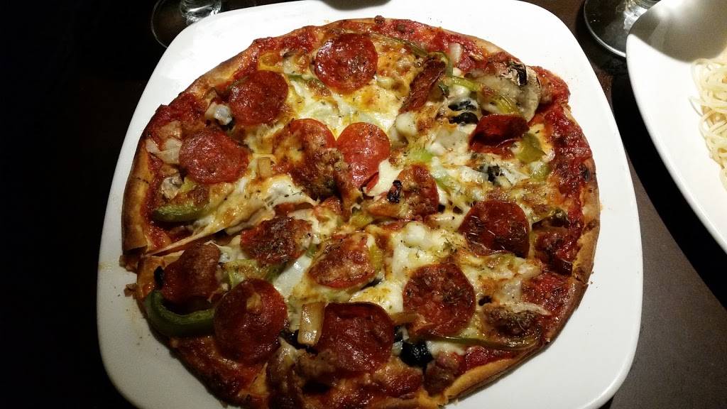 Collettis | restaurant | 5707 N Central Ave, Chicago, IL 60646, USA | 7737755144 OR +1 773-775-5144