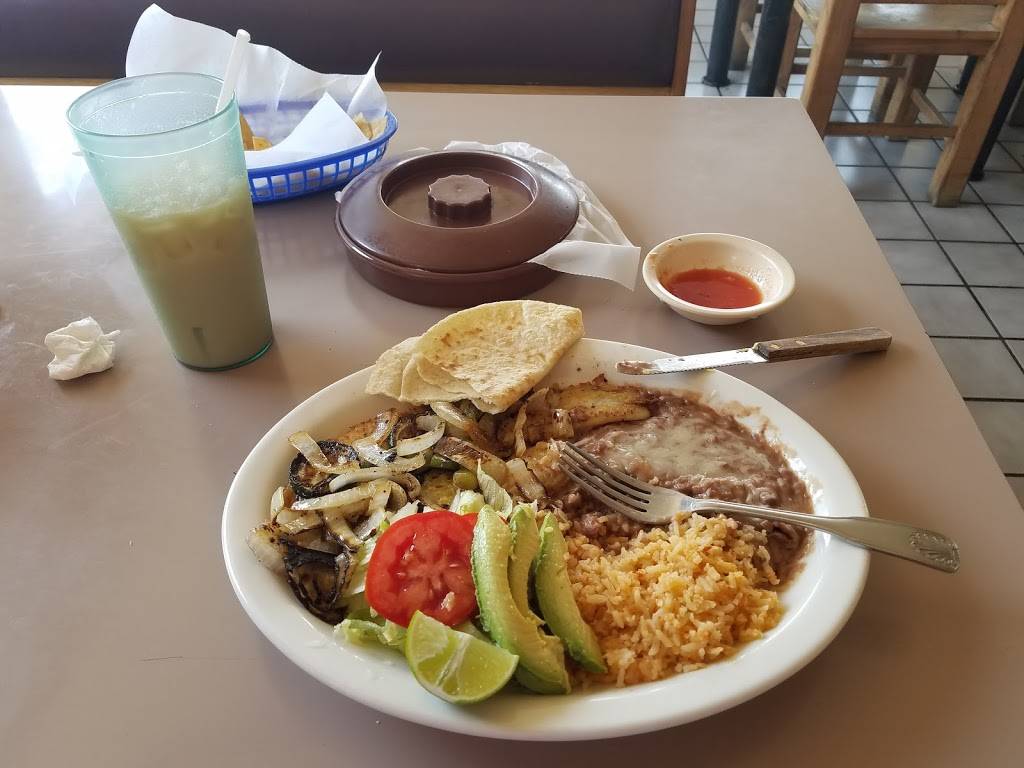 Vallarta Restaurant | restaurant | 981 Frontage Rd, McFarland, CA 93250, USA | 6617926872 OR +1 661-792-6872