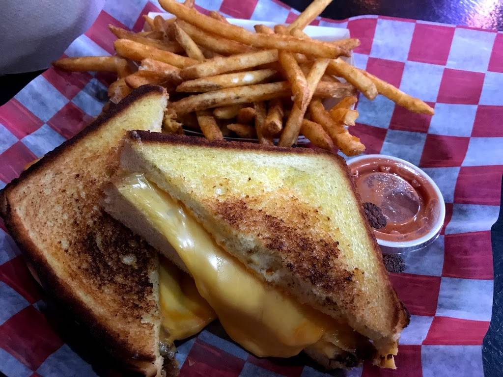 Cheesies Pub & Grub LaGrange | restaurant | 46 South La Grange Road, La Grange, IL 60525, USA | 7084697264 OR +1 708-469-7264