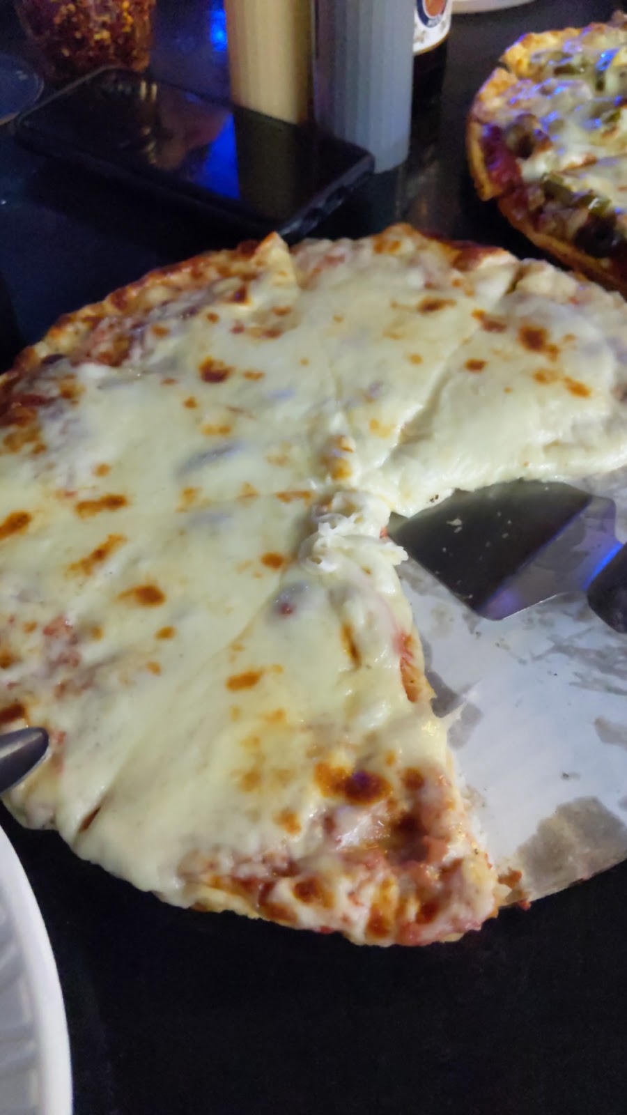 Critters & Roskens Dakota Pizzas | restaurant | 200 E Main St, Crooks, SD 57020, USA | 6055435425 OR +1 605-543-5425