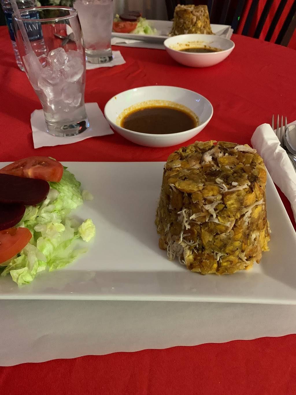 Cristinas Restaurant | restaurant | 450 S 7th St, Reading, PA 19602, USA | 6107360329 OR +1 610-736-0329