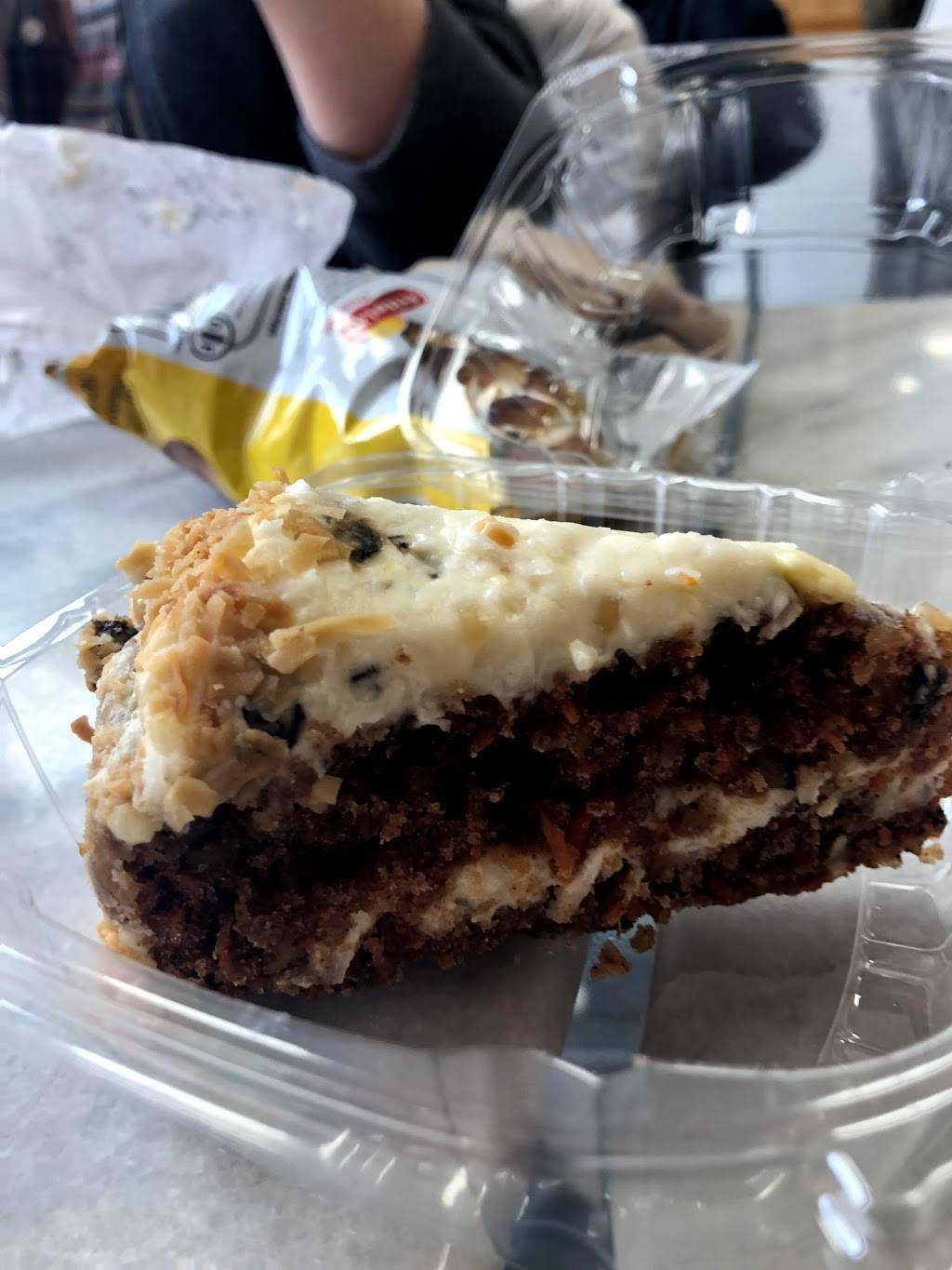 Ess-a-Bagel | bakery | 324 1st Avenue, New York, NY 10009, USA | 2122602252 OR +1 212-260-2252