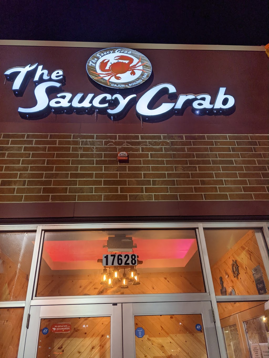 The Saucy Crab Homewood | restaurant | 17628 S Halsted St, Homewood, IL 60430, USA | 7089600591 OR +1 708-960-0591