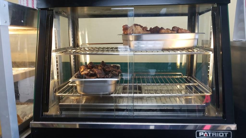 Jamaican Country Kitchen | restaurant | 7572 Annapolis Rd, Hyattsville, MD 20784, USA | 3019181764 OR +1 301-918-1764