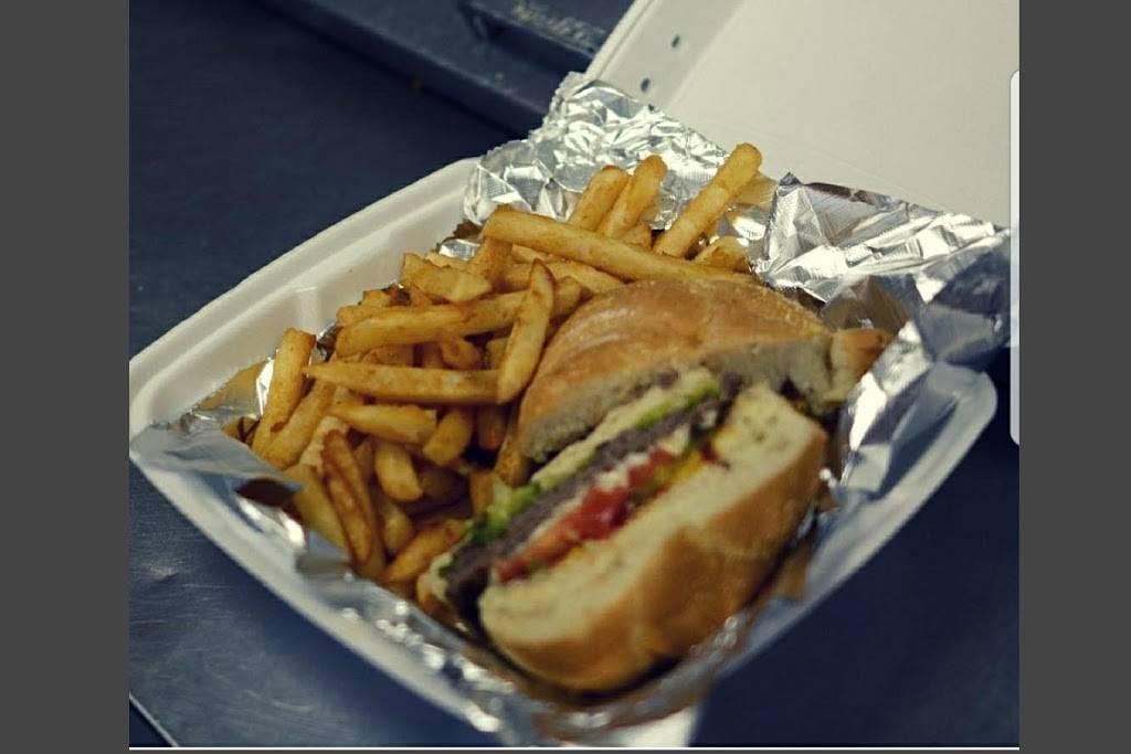 Mom & Pop Pizza & Subs | meal takeaway | 22775 Three Notch Rd, California, MD 20619, USA | 3018632500 OR +1 301-863-2500