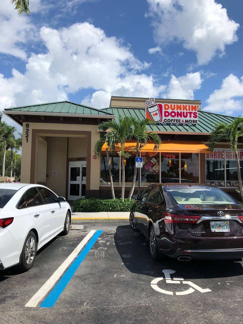 Dunkin | bakery | 8221 Lake Worth Rd, Lake Worth, FL 33467, USA | 5615571661 OR +1 561-557-1661