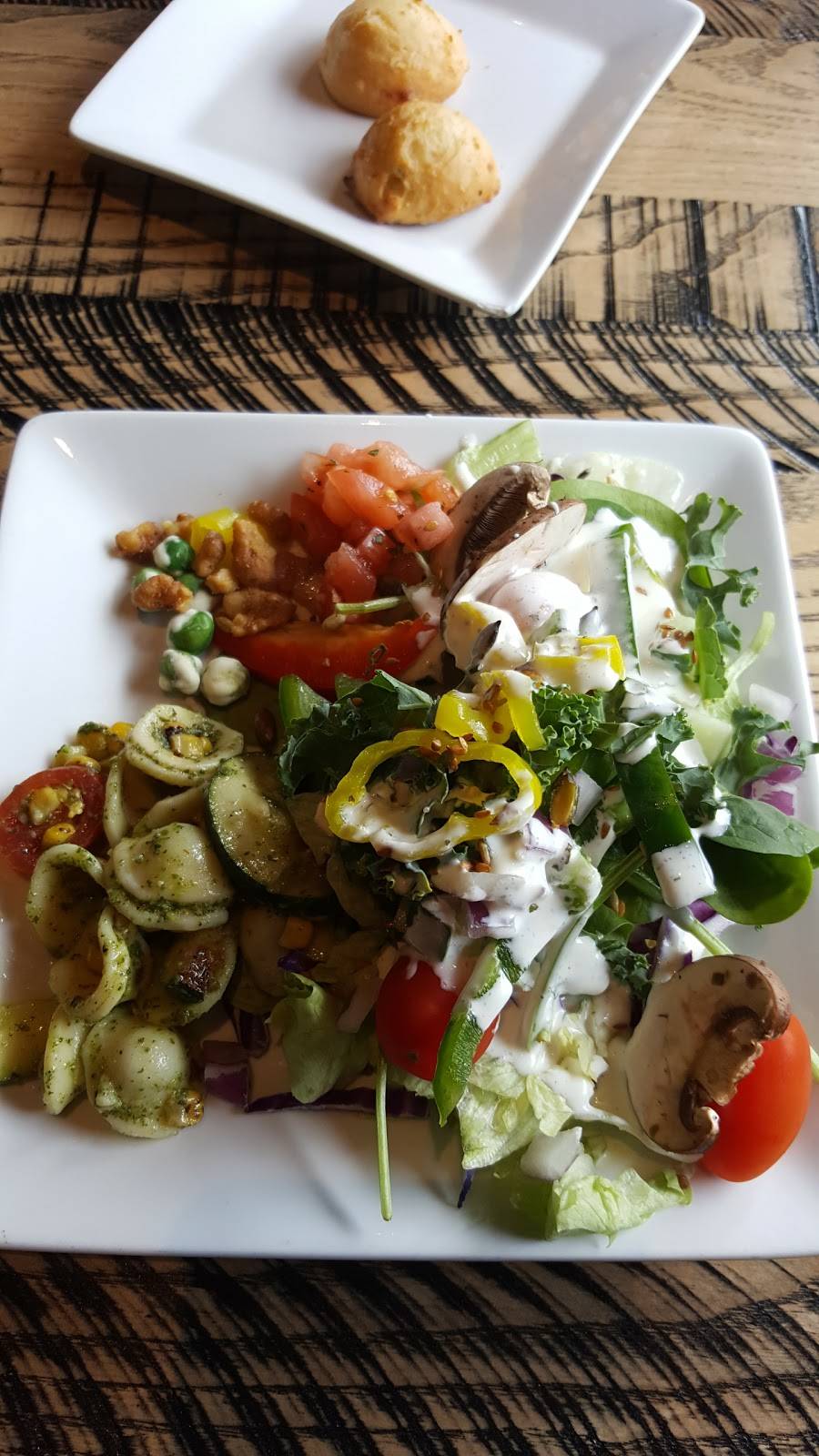 Ruby Tuesday | restaurant | 1360 Airport Rd, Jacksonville, FL 32218, USA | 9047413692 OR +1 904-741-3692