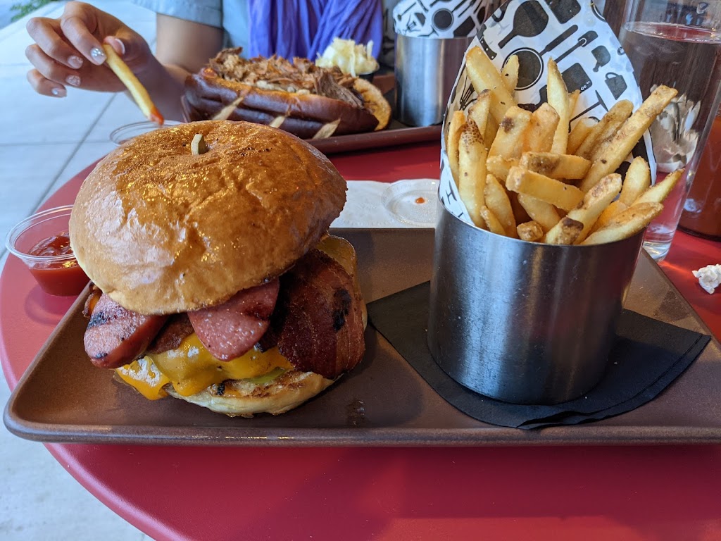 The Golden Pig | restaurant | 13380 US-101, Hopland, CA 95449, USA | 7076706055 OR +1 707-670-6055