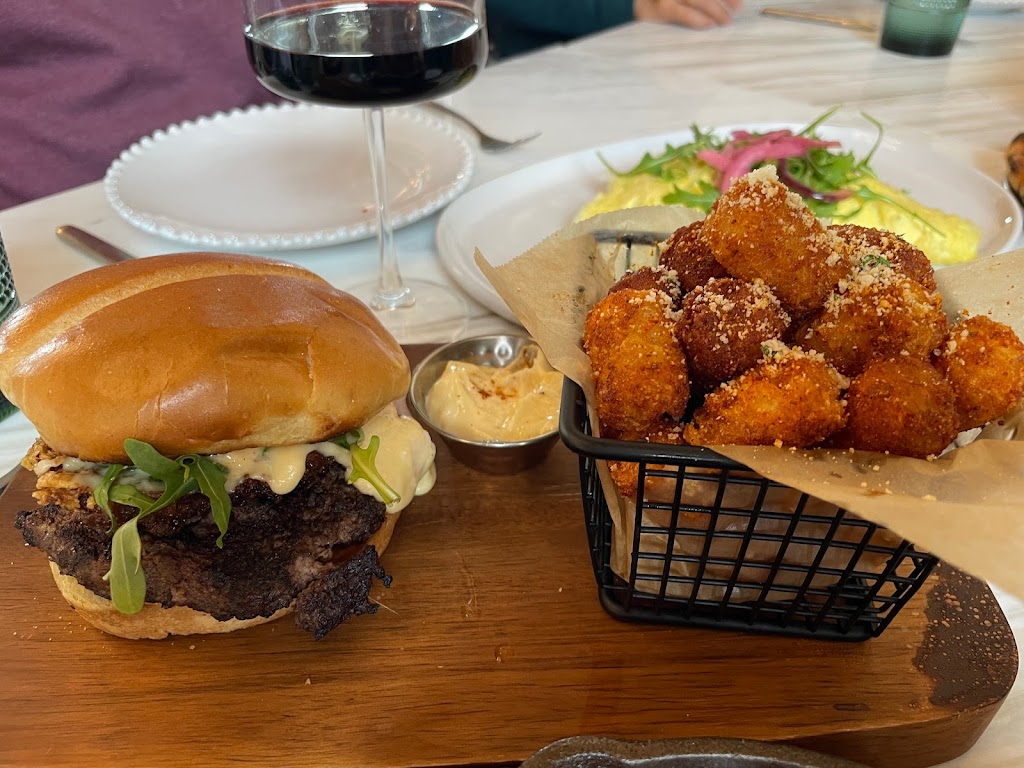 Farmers Commons | restaurant | 111 Via Francesco, Florence, TX 76527, USA | 5125727010 OR +1 512-572-7010