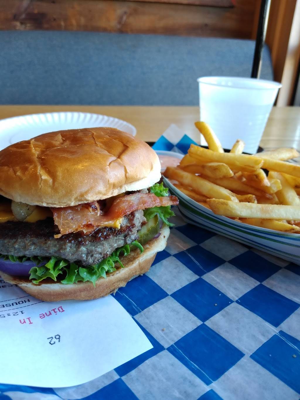 American Roadside Burgers | restaurant | 80 E Main St, Smithtown, NY 11787, USA | 6313829500 OR +1 631-382-9500
