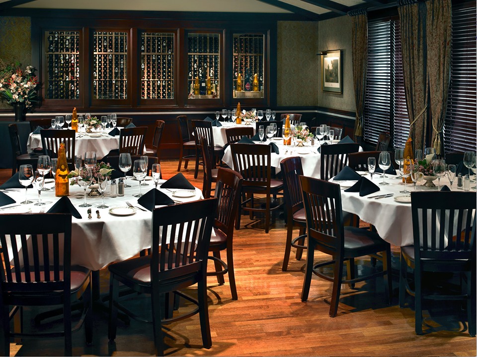 Lawrys The Prime Rib | restaurant | 14655 Dallas Pkwy, Dallas, TX 75254, USA | 9725036688 OR +1 972-503-6688