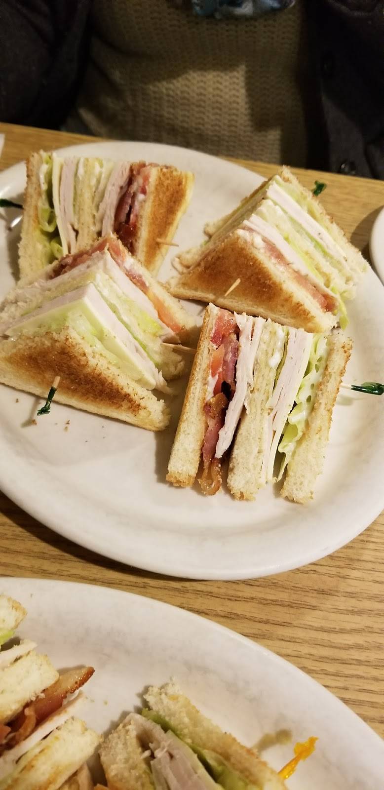 The Original Charbroil House & Catering | restaurant | 1395 Island Cottage Rd, Rochester, NY 14612, USA | 5856633860 OR +1 585-663-3860