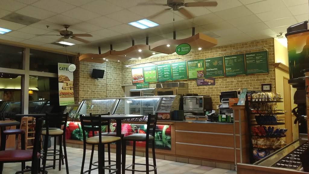 Subway | meal takeaway | 9377 NE Cascades Pkwy, Portland, OR 97220, USA | 5035484889 OR +1 503-548-4889