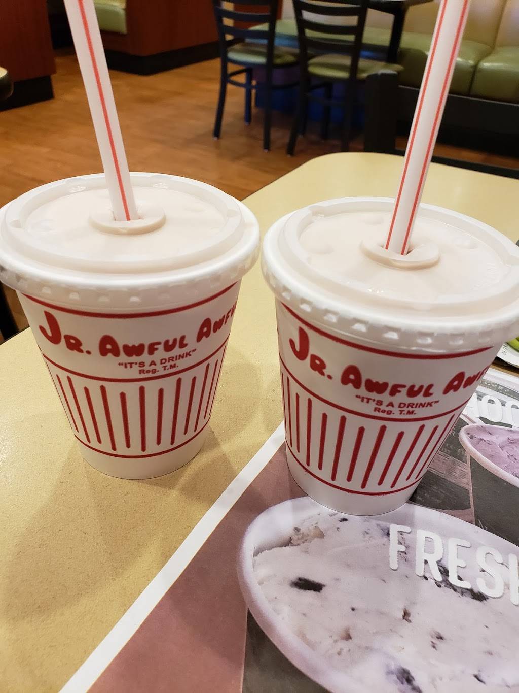 Newport Creamery | restaurant | 181 Bellevue Ave #4, Newport, RI 02840, USA | 4018466332 OR +1 401-846-6332