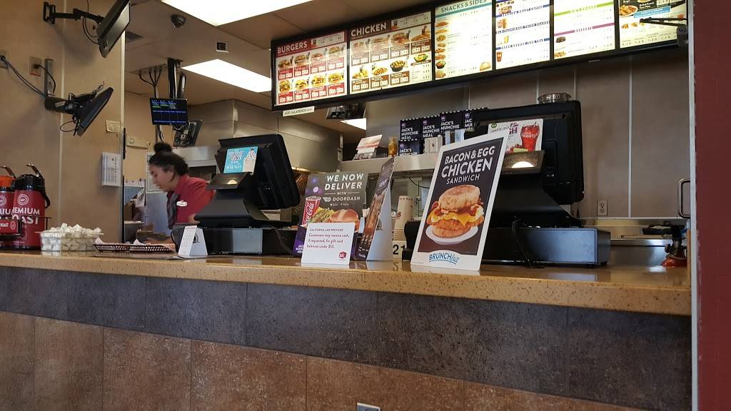 Jack in the Box | restaurant | 912 N Azusa Ave, Covina, CA 91722, USA | 6263318301 OR +1 626-331-8301