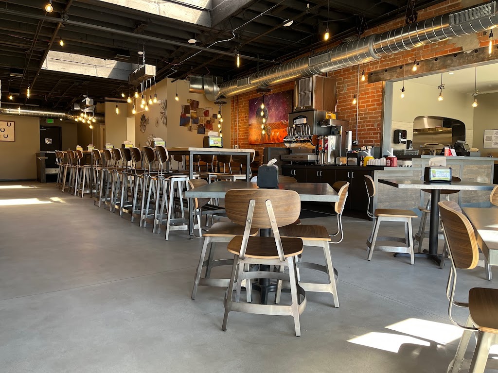 Comet Chicken | restaurant | 129a E 5th St, Loveland, CO 80537, USA | 9707756900 OR +1 970-775-6900