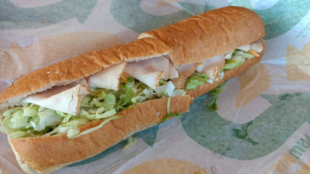 Subway | meal takeaway | 1601 S Kansas Ave, Newton, KS 67114, USA | 3162832934 OR +1 316-283-2934