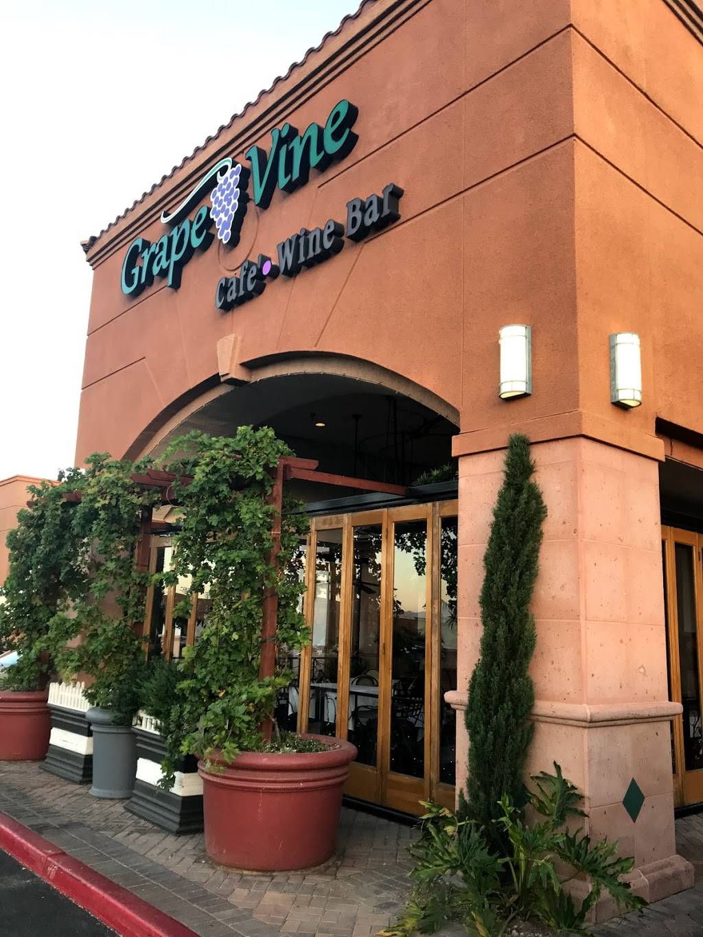 Grape Vine Cafe | restaurant | 7501 W Lake Mead Blvd #120, Las Vegas, NV 89128, USA | 7022289463 OR +1 702-228-9463