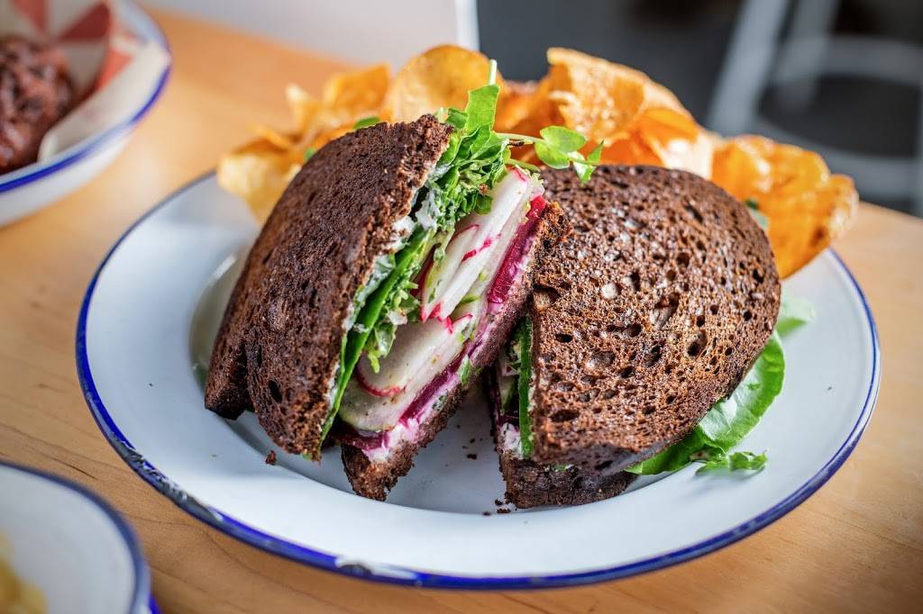 Parsons Chicken & Fish | restaurant | 2952 W Armitage Ave, Chicago, IL 60647, USA | 7733843333 OR +1 773-384-3333