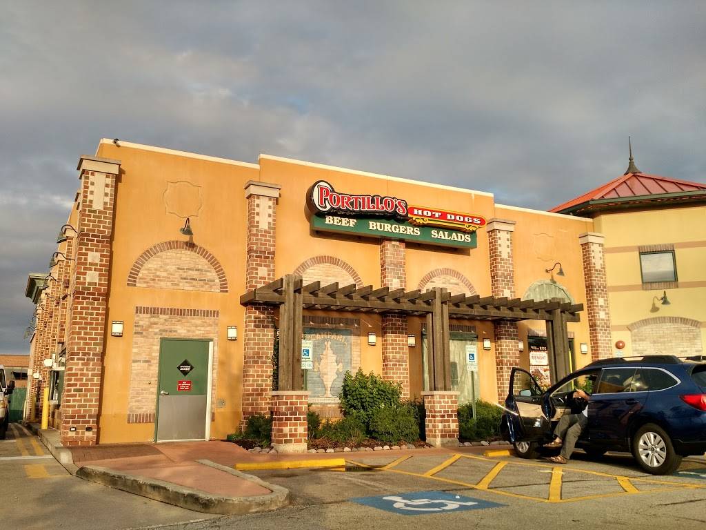 Portillos Hot Dogs | meal takeaway | 806 W Dundee Rd, Arlington Heights, IL 60004, USA | 8478700870 OR +1 847-870-0870