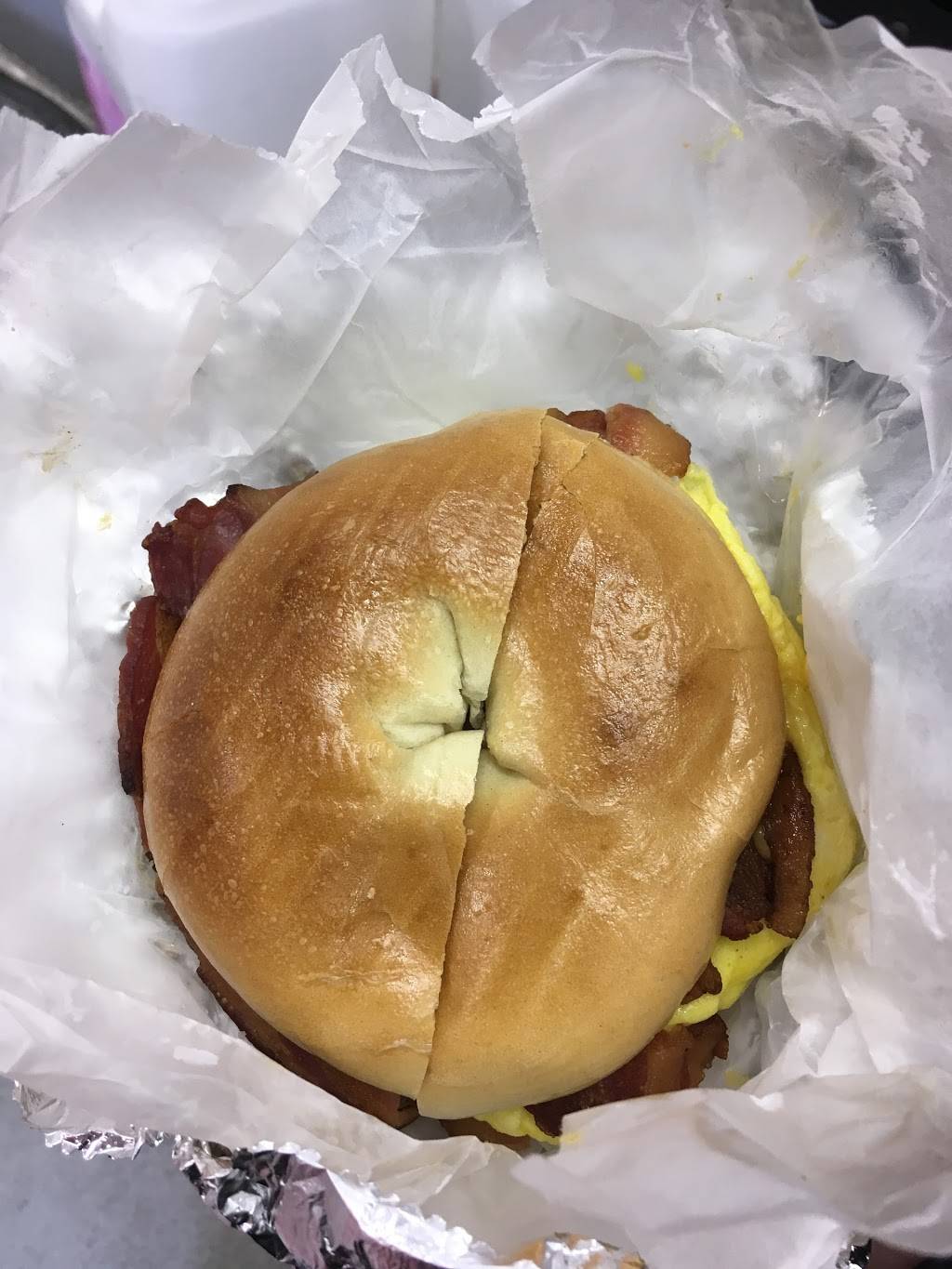 BLT Grill | restaurant | 9623 Lost Knife Rd, Montgomery Village, MD 20877, USA | 3019776575 OR +1 301-977-6575