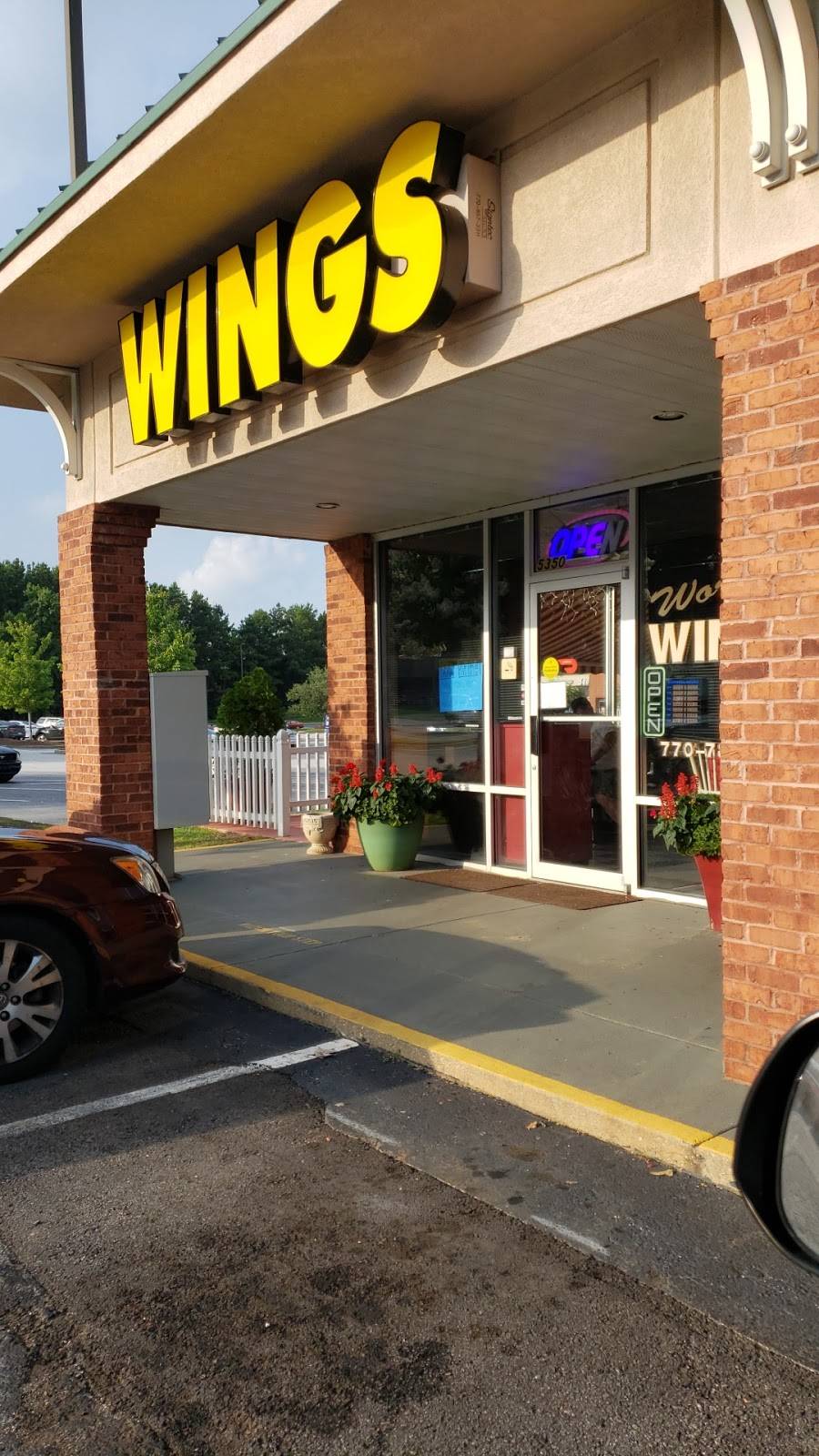World of Wings | restaurant | 5340 GA-20, Covington, GA 30016, USA | 7707874417 OR +1 770-787-4417