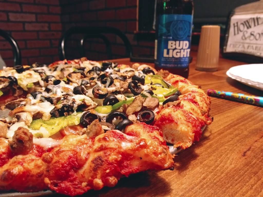 Howie & Sons Pizza Parlor | restaurant | 2430 S Mooney Blvd, Visalia, CA 93277, USA | 5597327949 OR +1 559-732-7949
