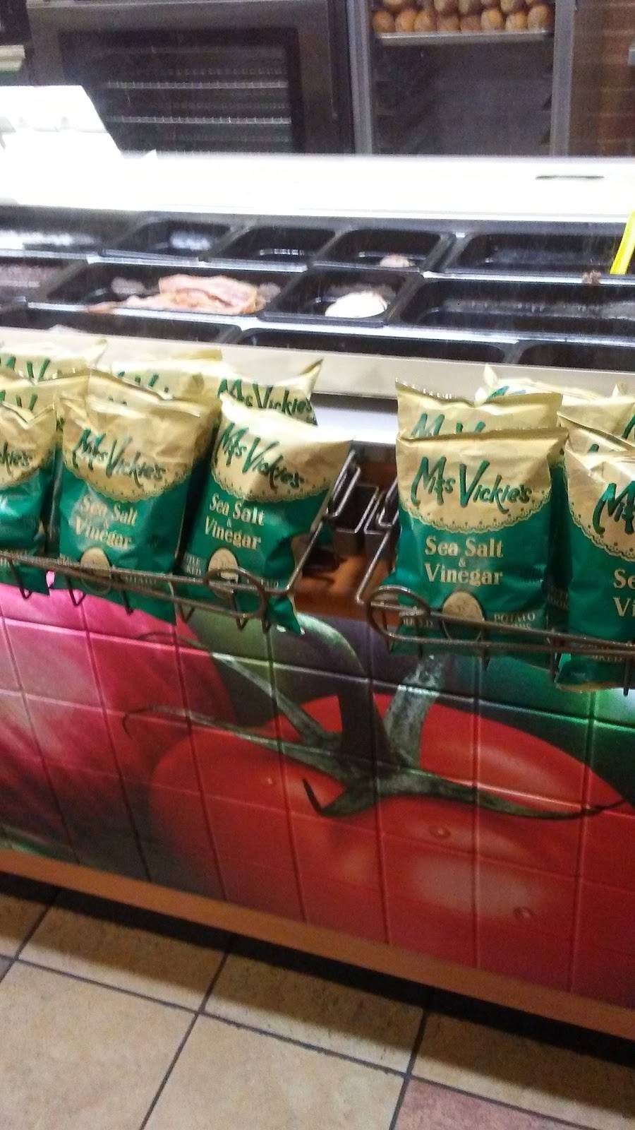 Subway | restaurant | 101 E Charles St, Oelwein, IA 50662, USA | 3192833320 OR +1 319-283-3320