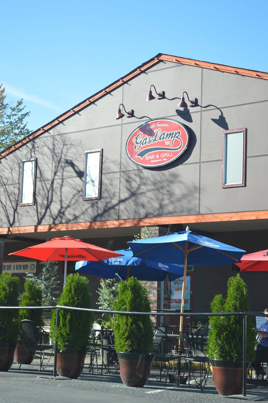 Gaslamp Bar & Grill | restaurant | 1315 NW Mall St, Issaquah, WA 98027, USA | 4253924547 OR +1 425-392-4547
