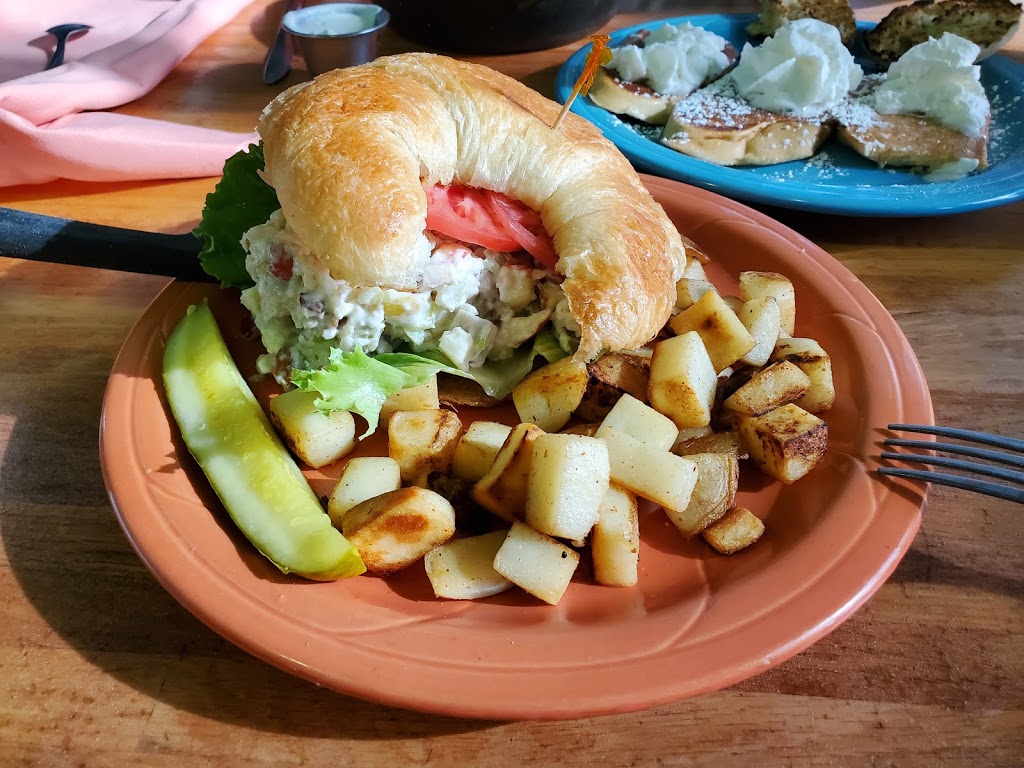 J. Christophers | restaurant | 122 E Liberty, Savannah, GA 31401, USA | 9122367494 OR +1 912-236-7494