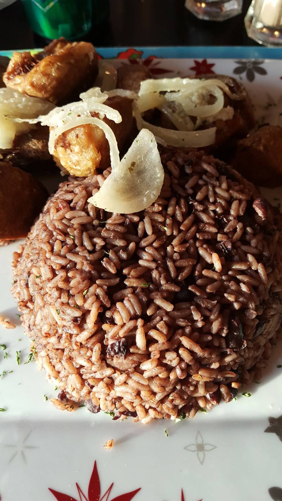 Mis Raices | restaurant | 1213 Teaneck Rd, Teaneck, NJ 07666, USA | 2015307233 OR +1 201-530-7233